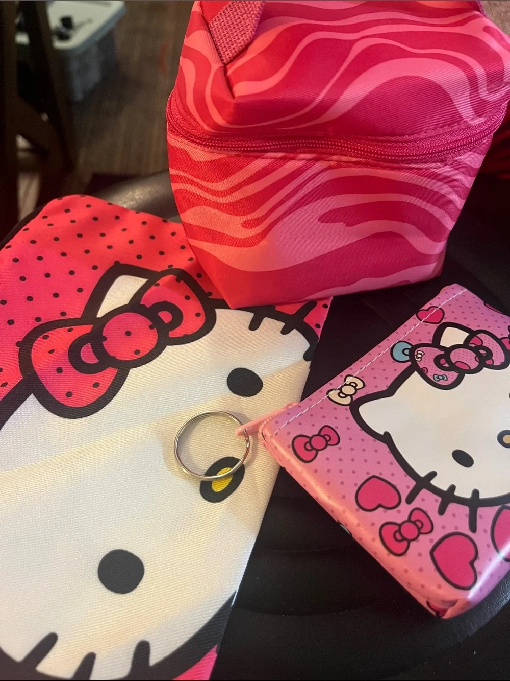 Hello Kitty Pink Patterned  Bag Set with Keyring Wallet pouch BNWOT 50